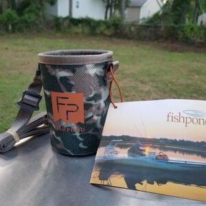 Fishpond River  12 oz.Fishing Camo bottle holder